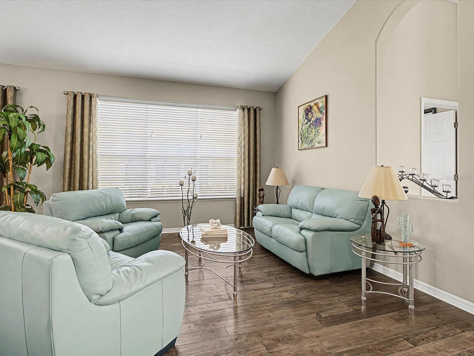 Image 14 of 36 For 10421 Stone Glen Drive