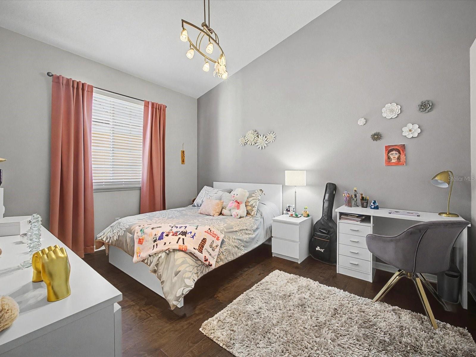 Image 17 of 36 For 10421 Stone Glen Drive