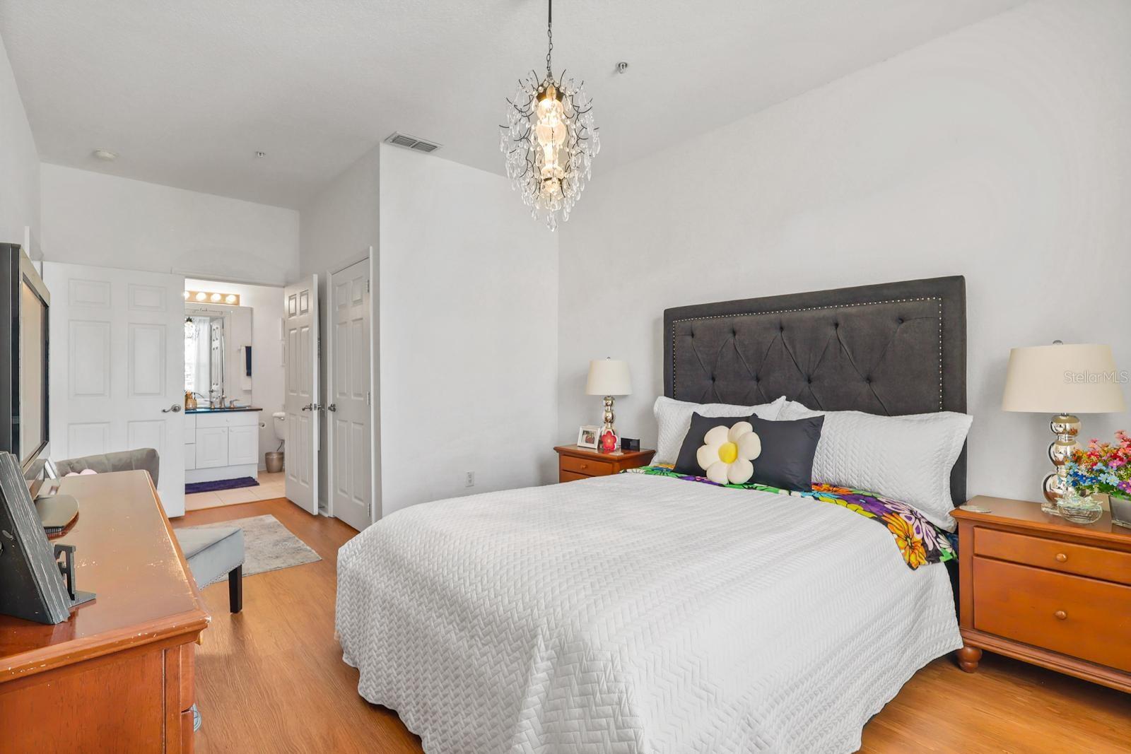 Image 15 of 37 For 2310 Silver Palm Drive 201