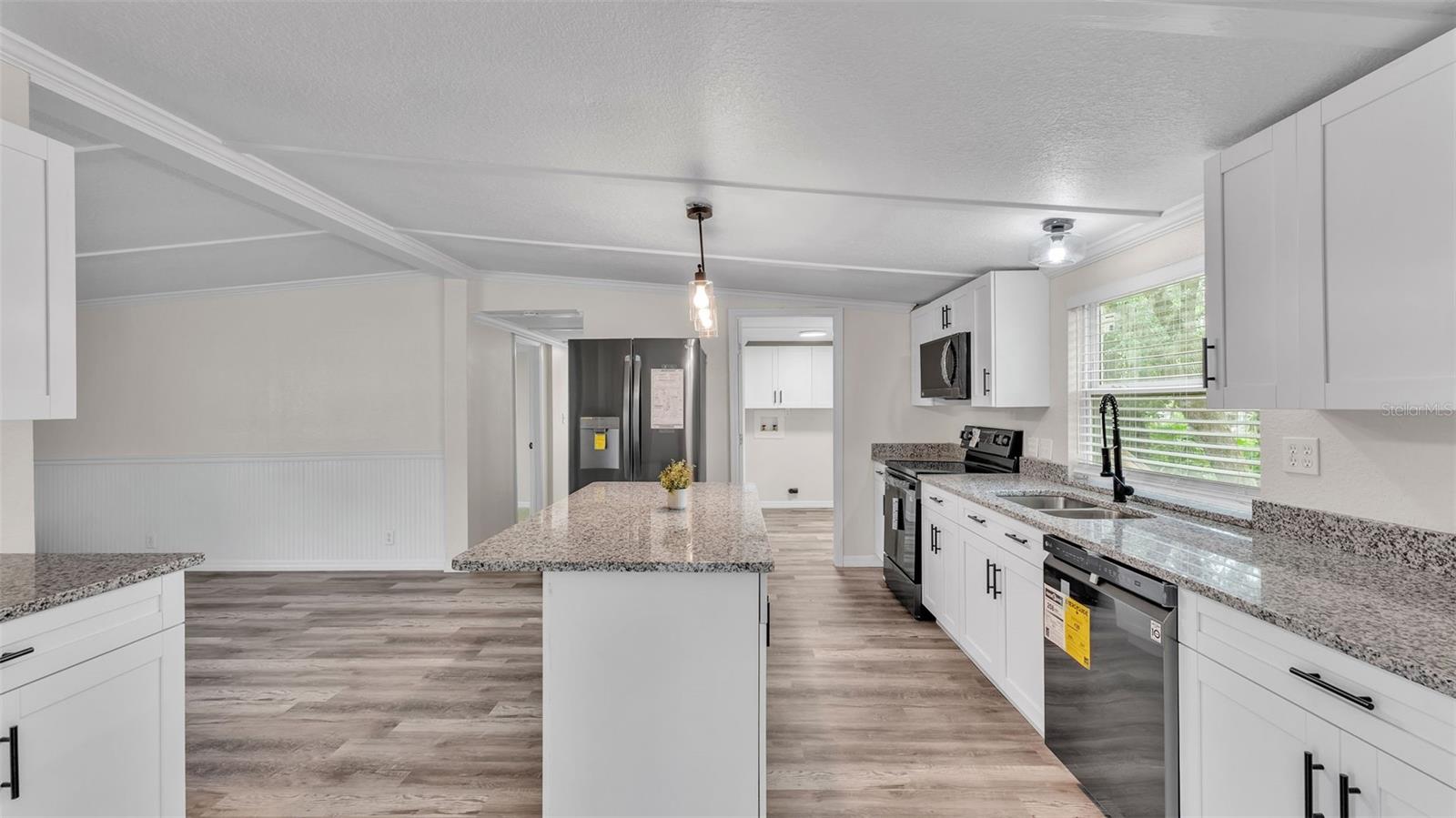 Image 10 of 34 For 3548 Shady Brooke Drive W