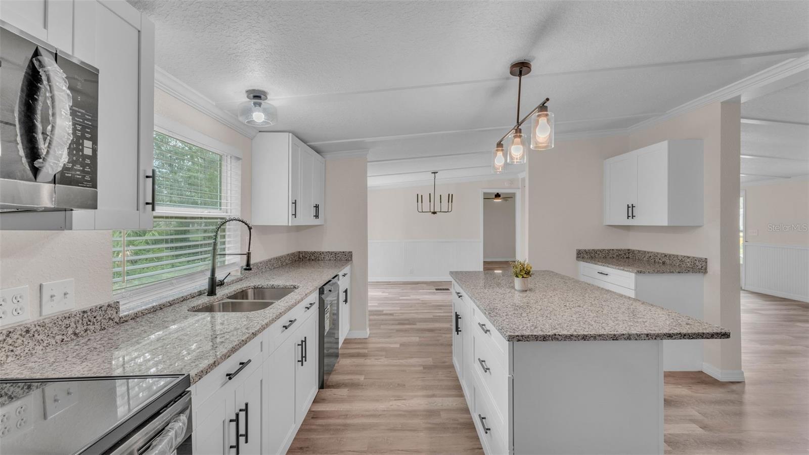 Image 11 of 34 For 3548 Shady Brooke Drive W