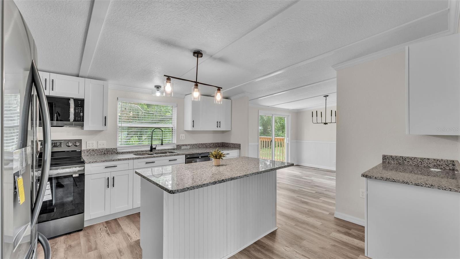 Image 12 of 34 For 3548 Shady Brooke Drive W