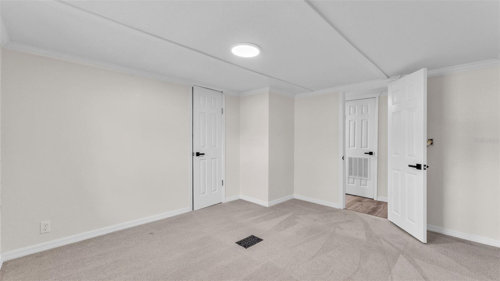 Image 20 of 34 For 3548 Shady Brooke Drive W