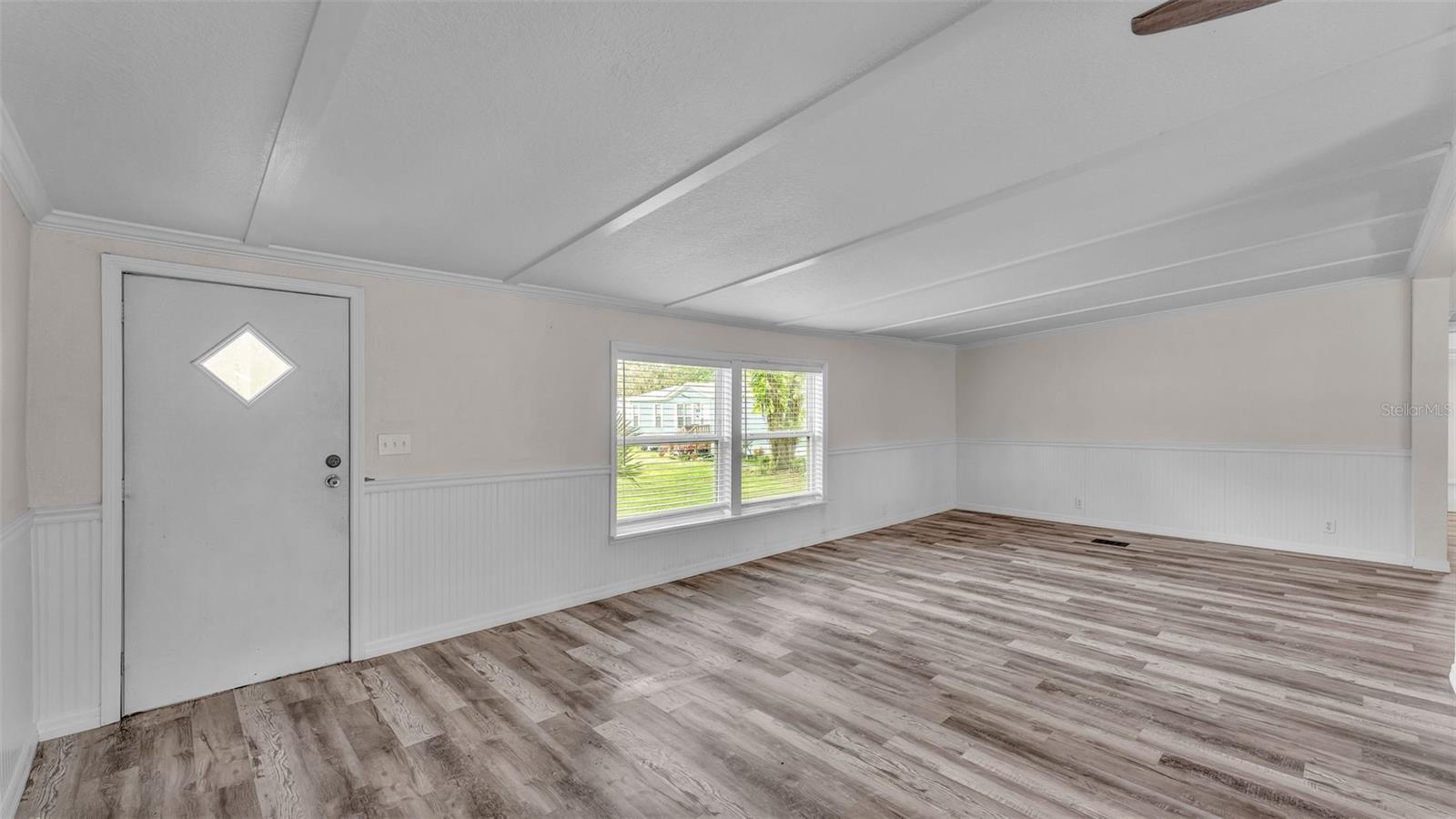 Image 6 of 34 For 3548 Shady Brooke Drive W