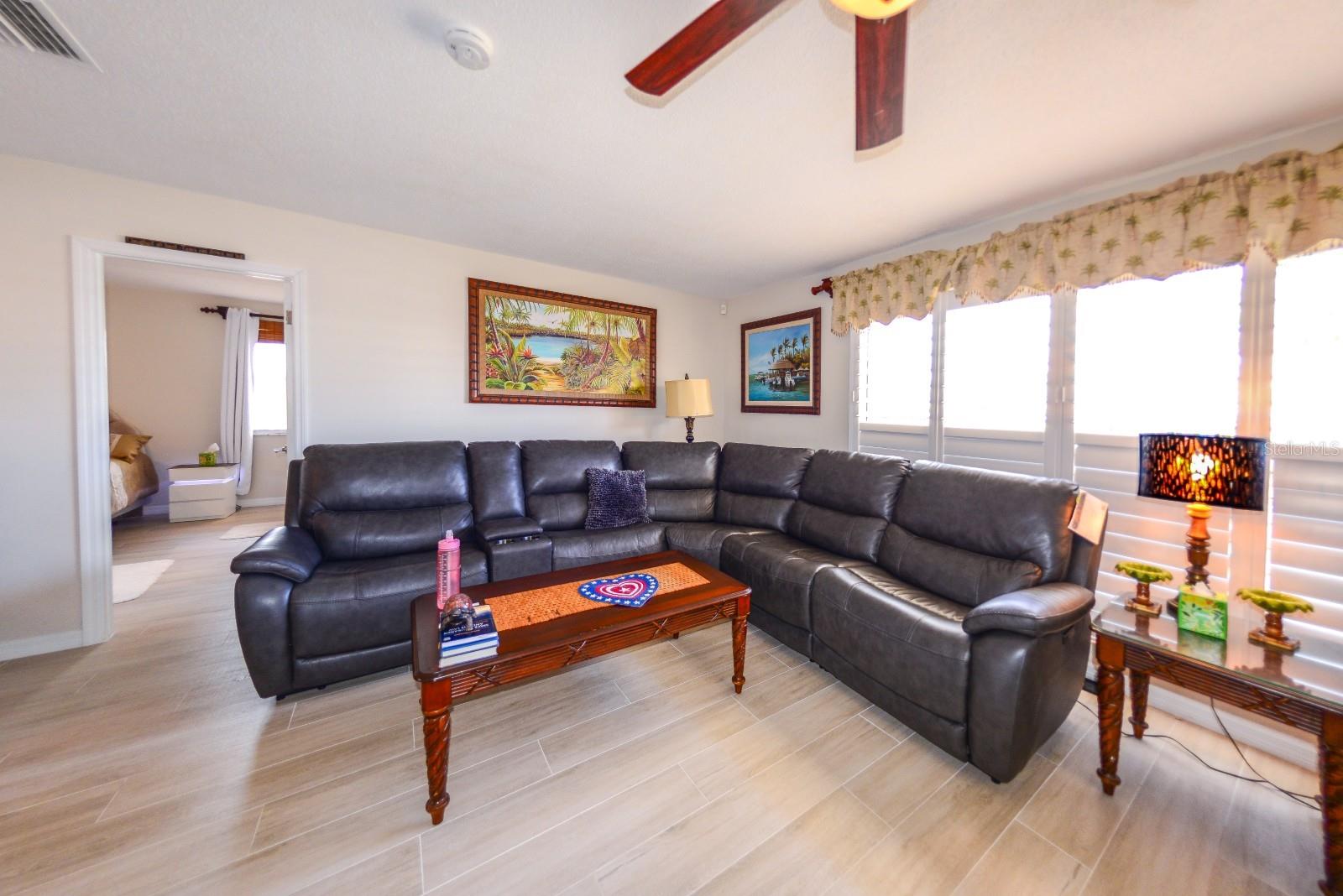 Image 7 of 43 For 190 Casa Lane