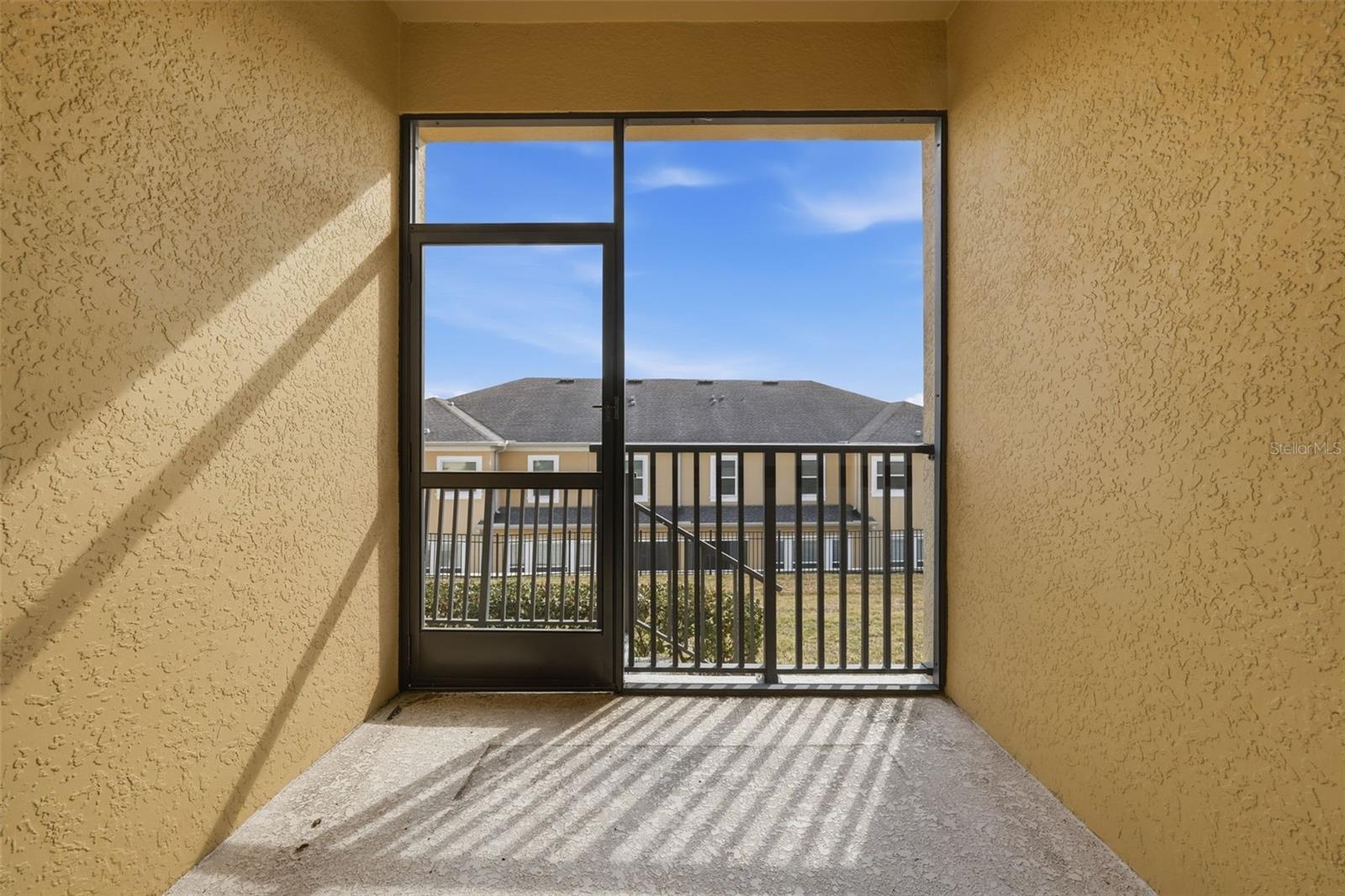 Image 25 of 39 For 17436 Chateau Pine Way