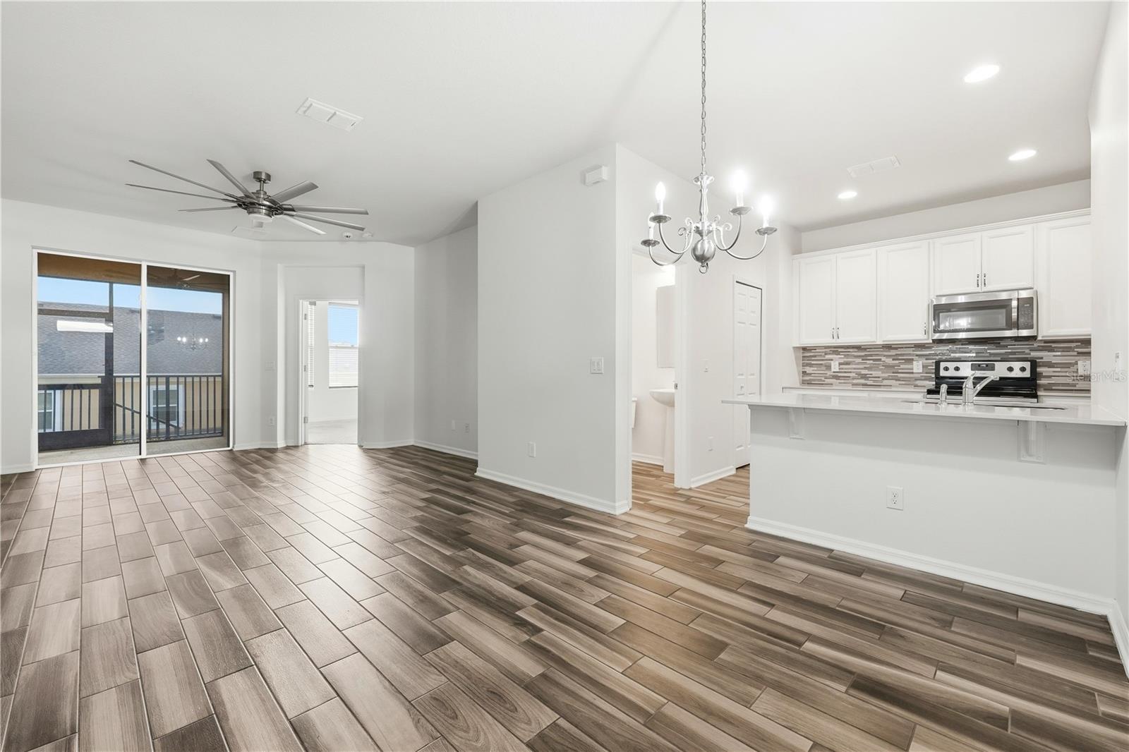 Image 4 of 39 For 17436 Chateau Pine Way