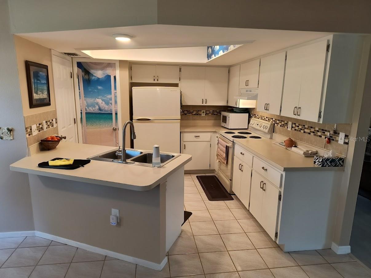 Image 13 of 24 For 118 Woodingham Drive