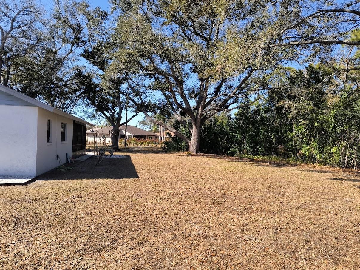 Image 4 of 24 For 118 Woodingham Drive