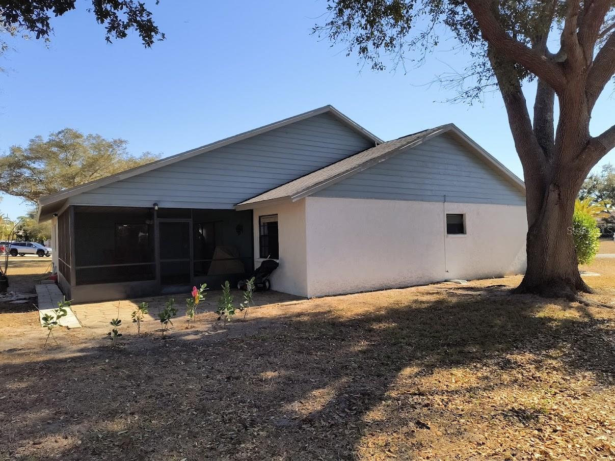 Image 7 of 24 For 118 Woodingham Drive