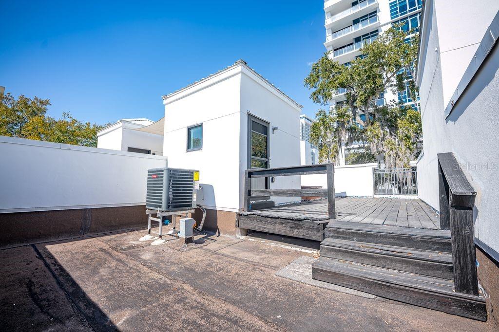 Image 29 of 32 For 460 Jackson Street 2