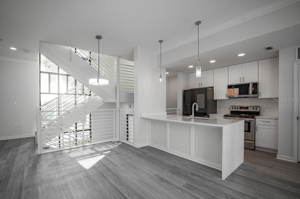 Image 6 of 32 For 460 Jackson Street 2