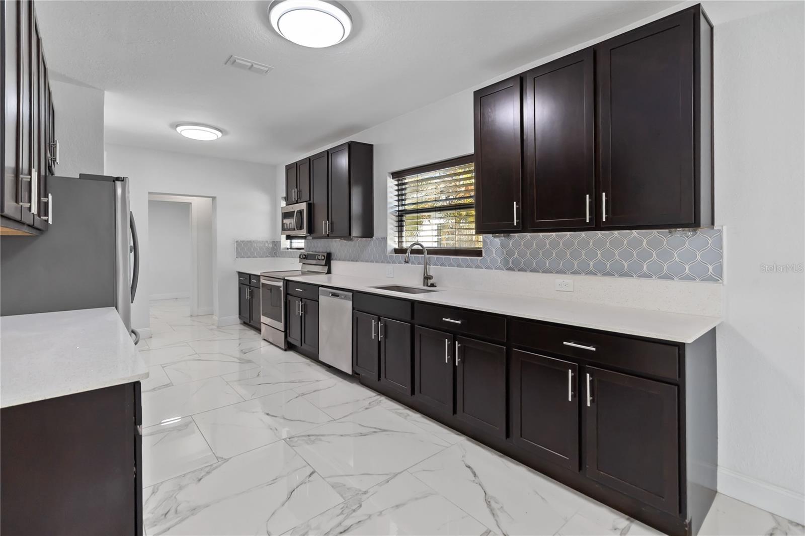 Image 10 of 28 For 4014 Heatherington Road