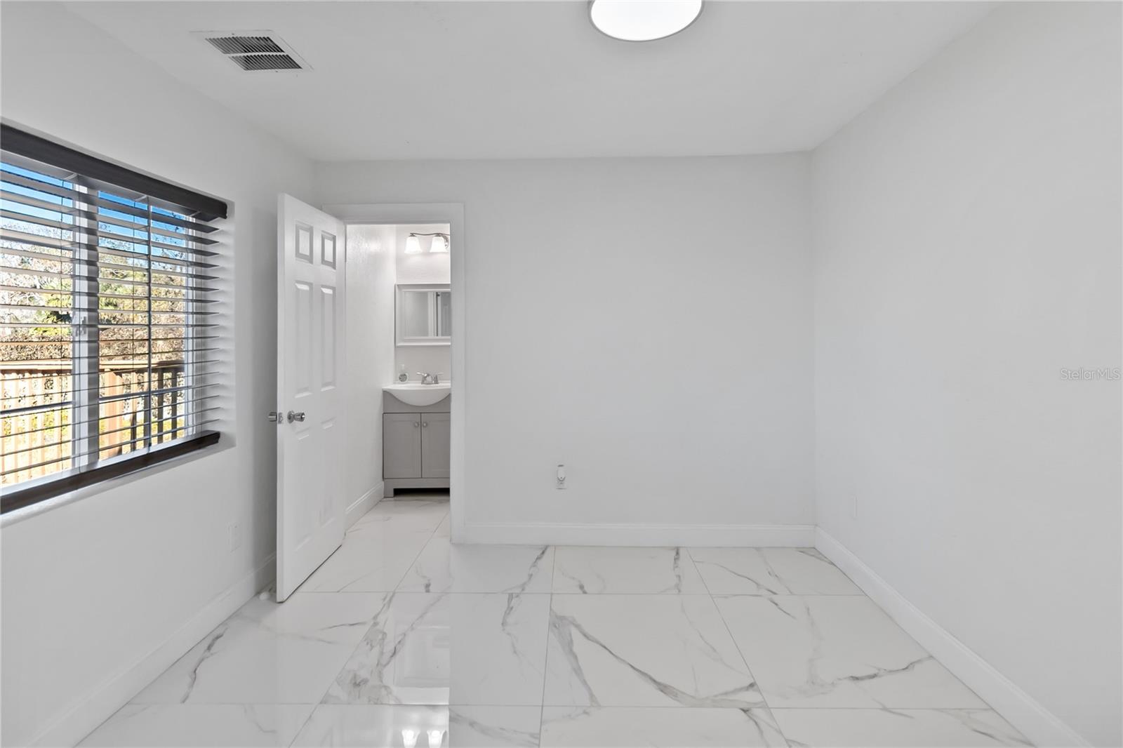 Image 13 of 28 For 4014 Heatherington Road