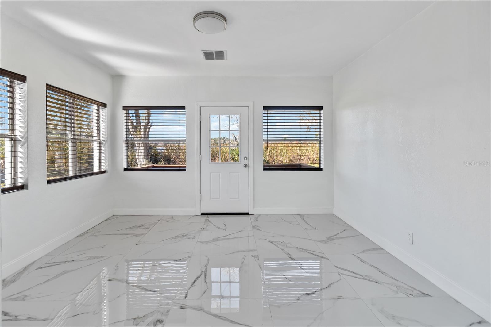 Image 15 of 28 For 4014 Heatherington Road