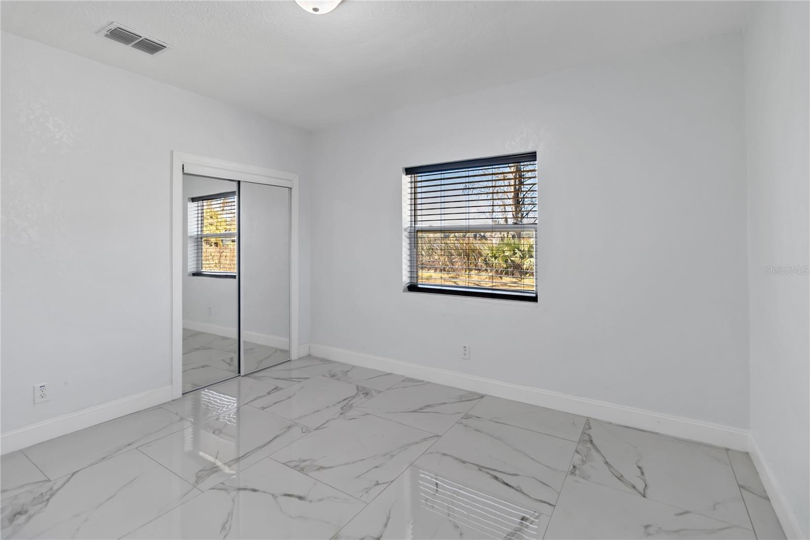 Image 18 of 28 For 4014 Heatherington Road