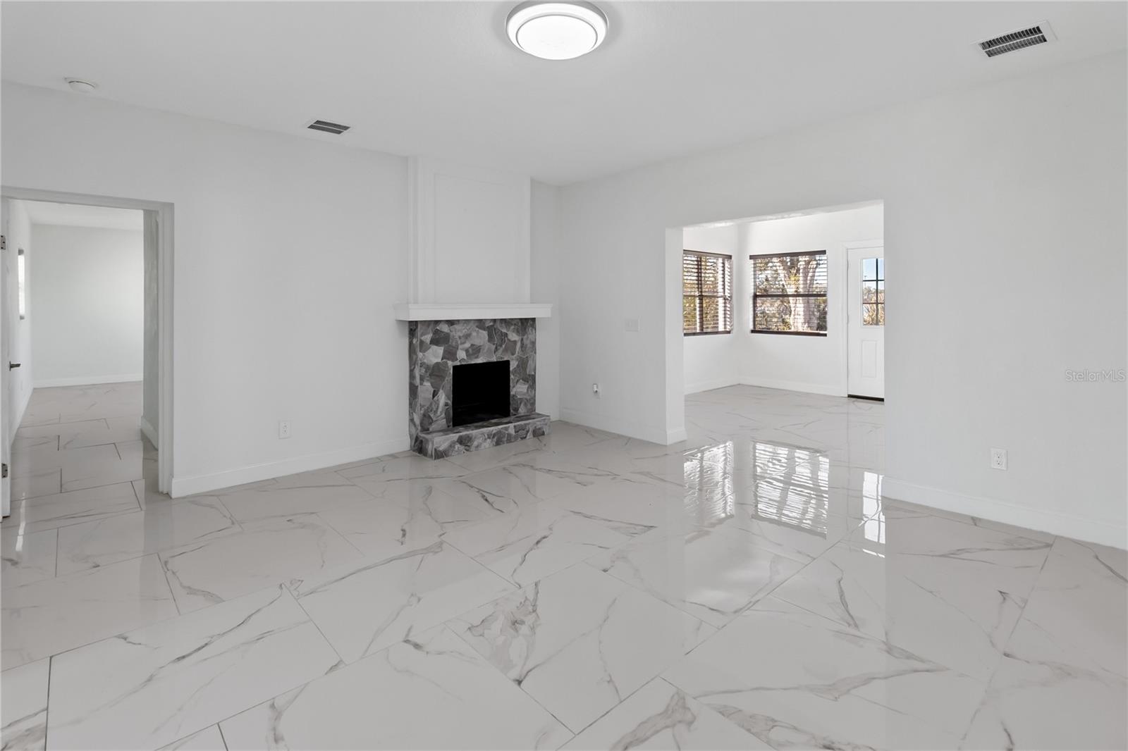 Image 8 of 28 For 4014 Heatherington Road