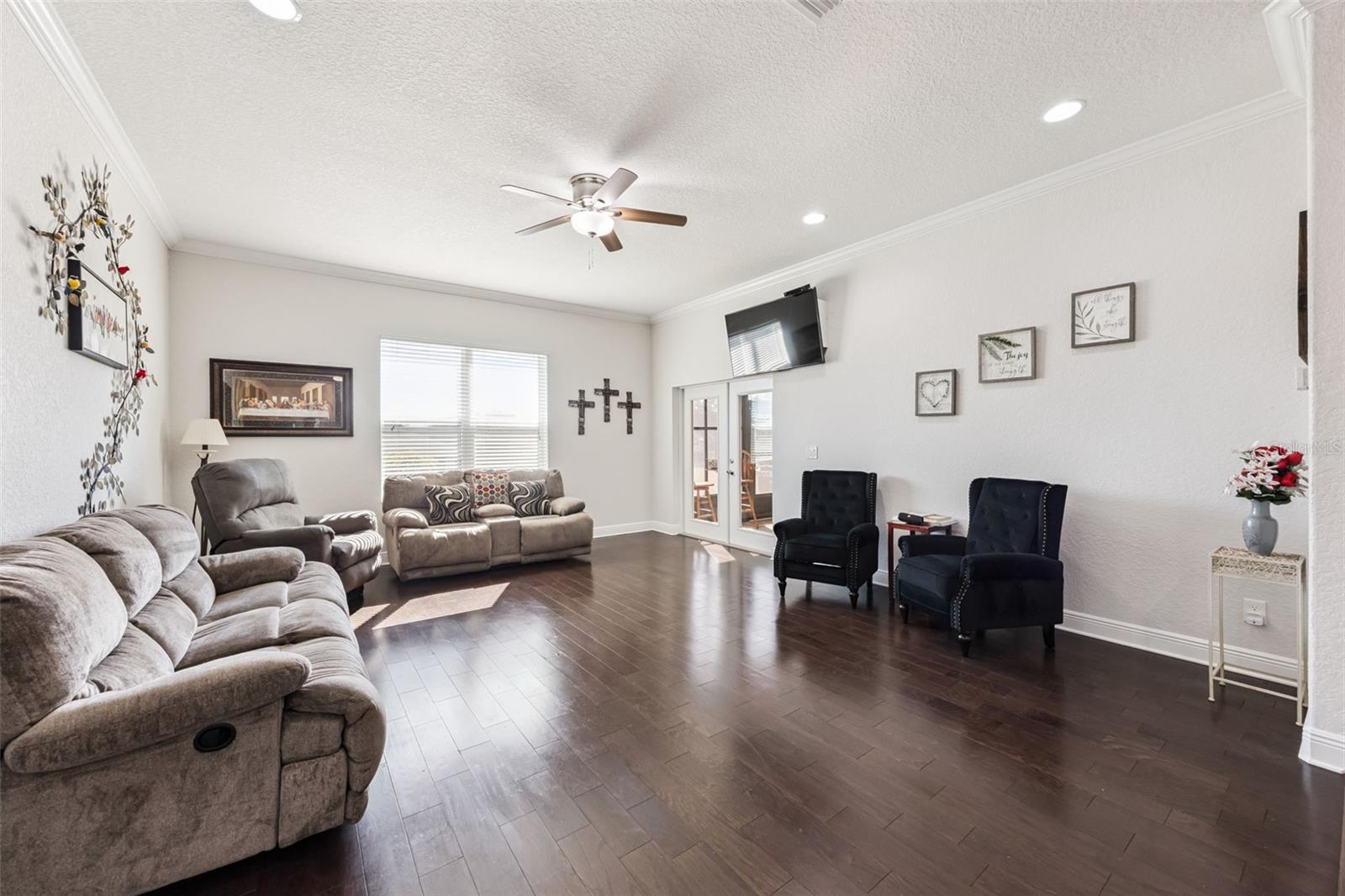 Image 4 of 22 For 2004 Winnipeg Way