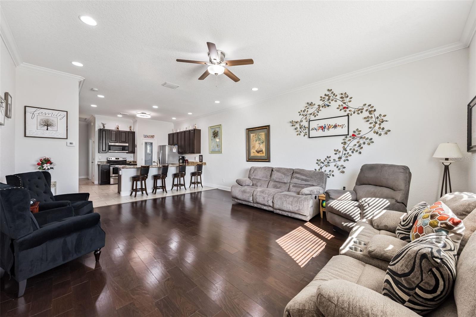 Image 5 of 22 For 2004 Winnipeg Way