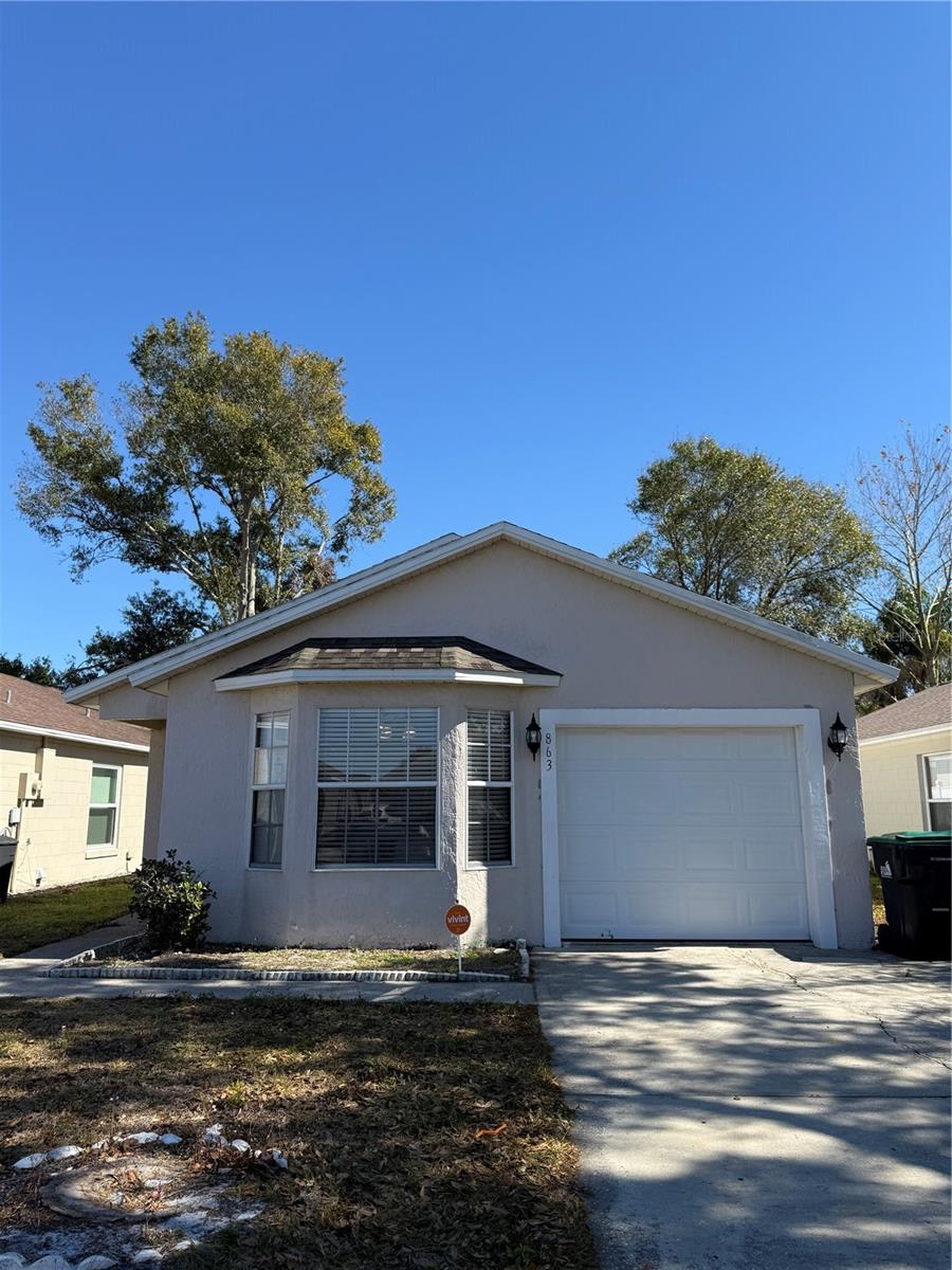 Listing photo id 1 for 863 Vista Palma Way