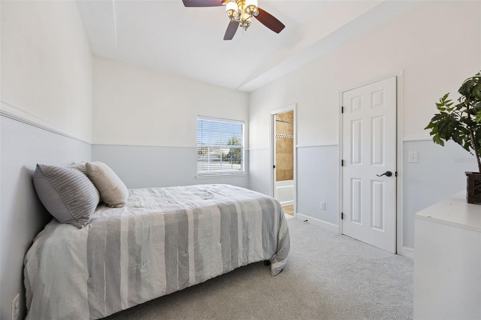 Image 33 of 53 For 8535 Summerville Place