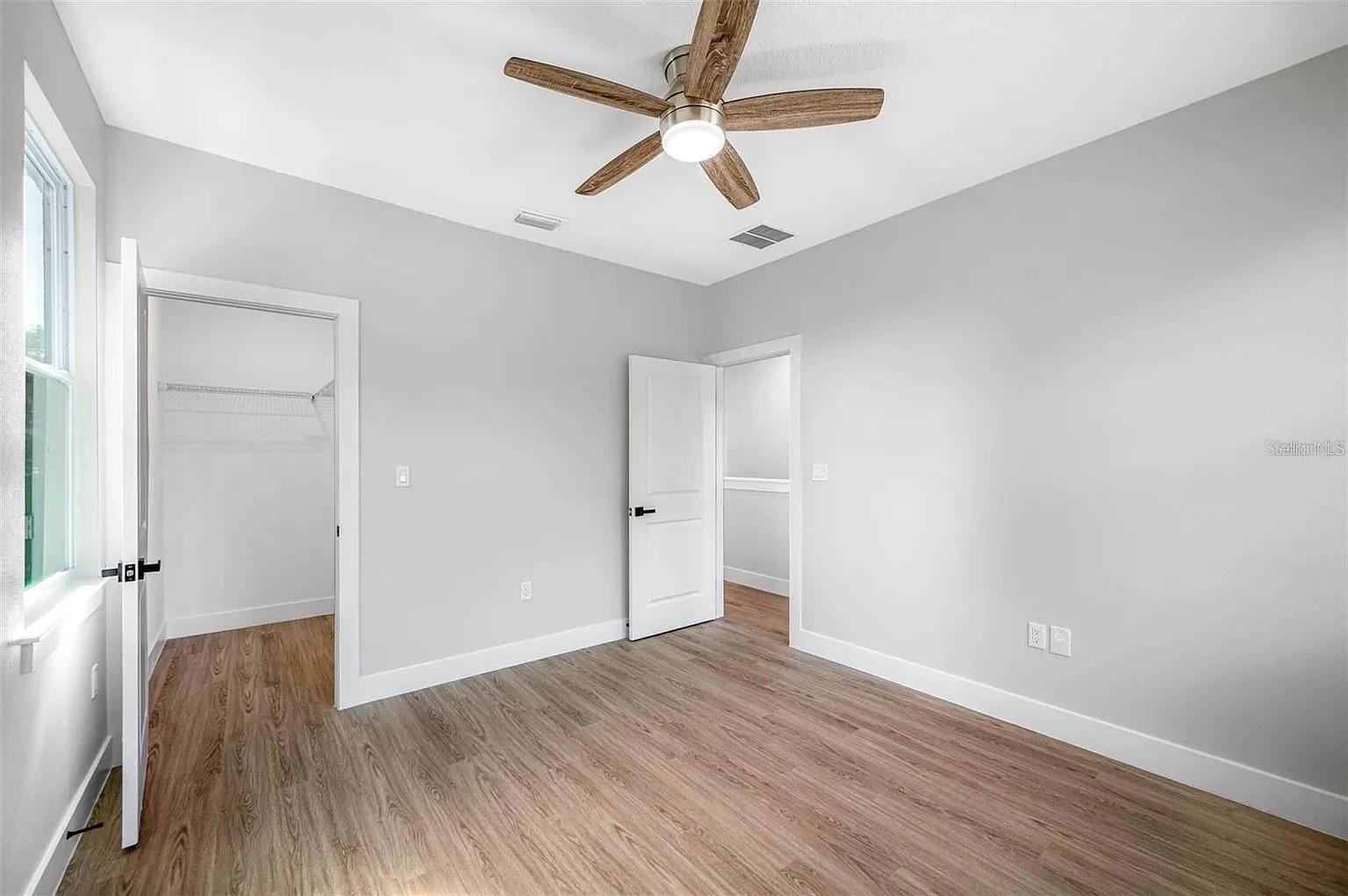 Image 13 of 37 For 1516 59th Street N