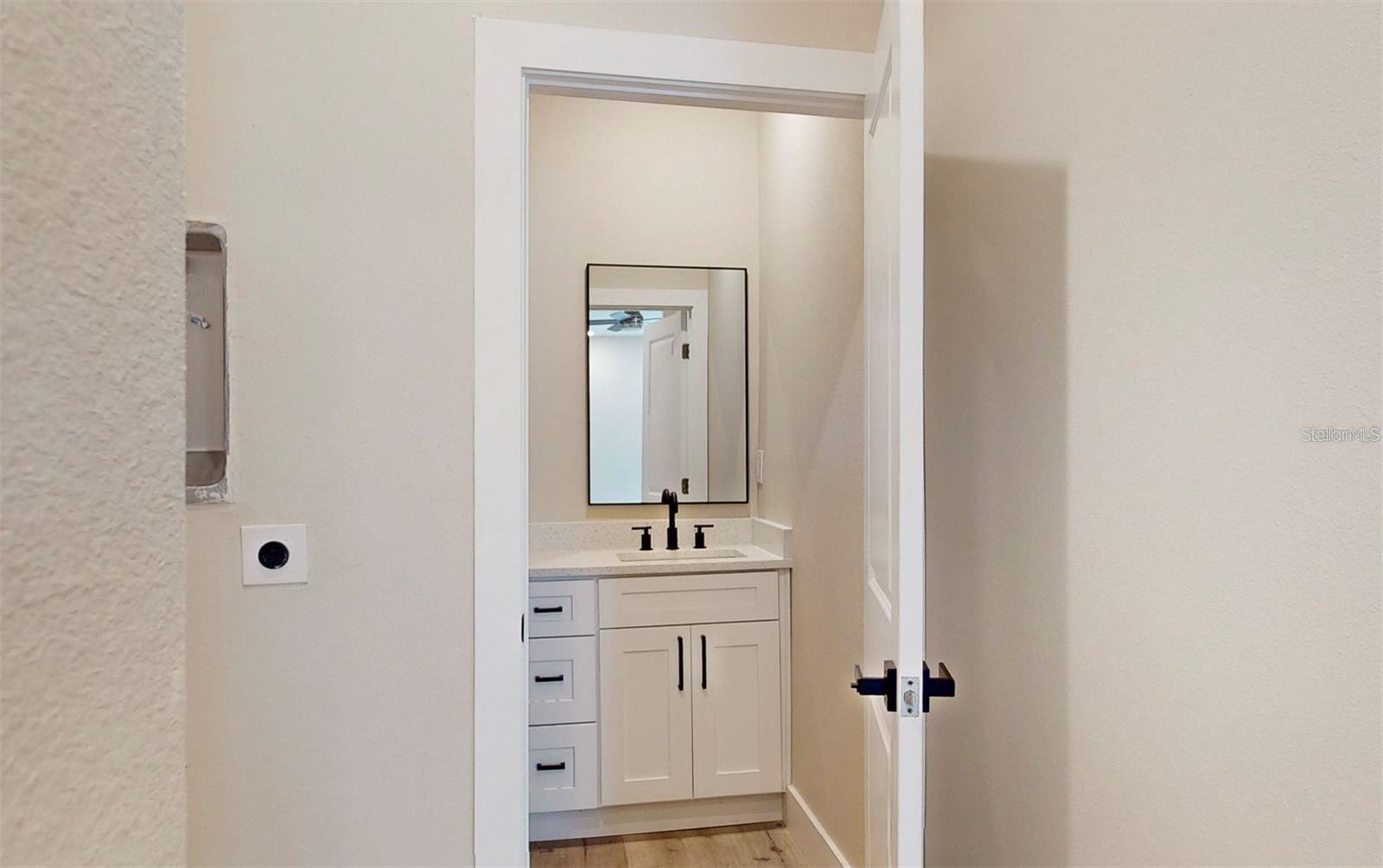 Image 27 of 37 For 1516 59th Street N