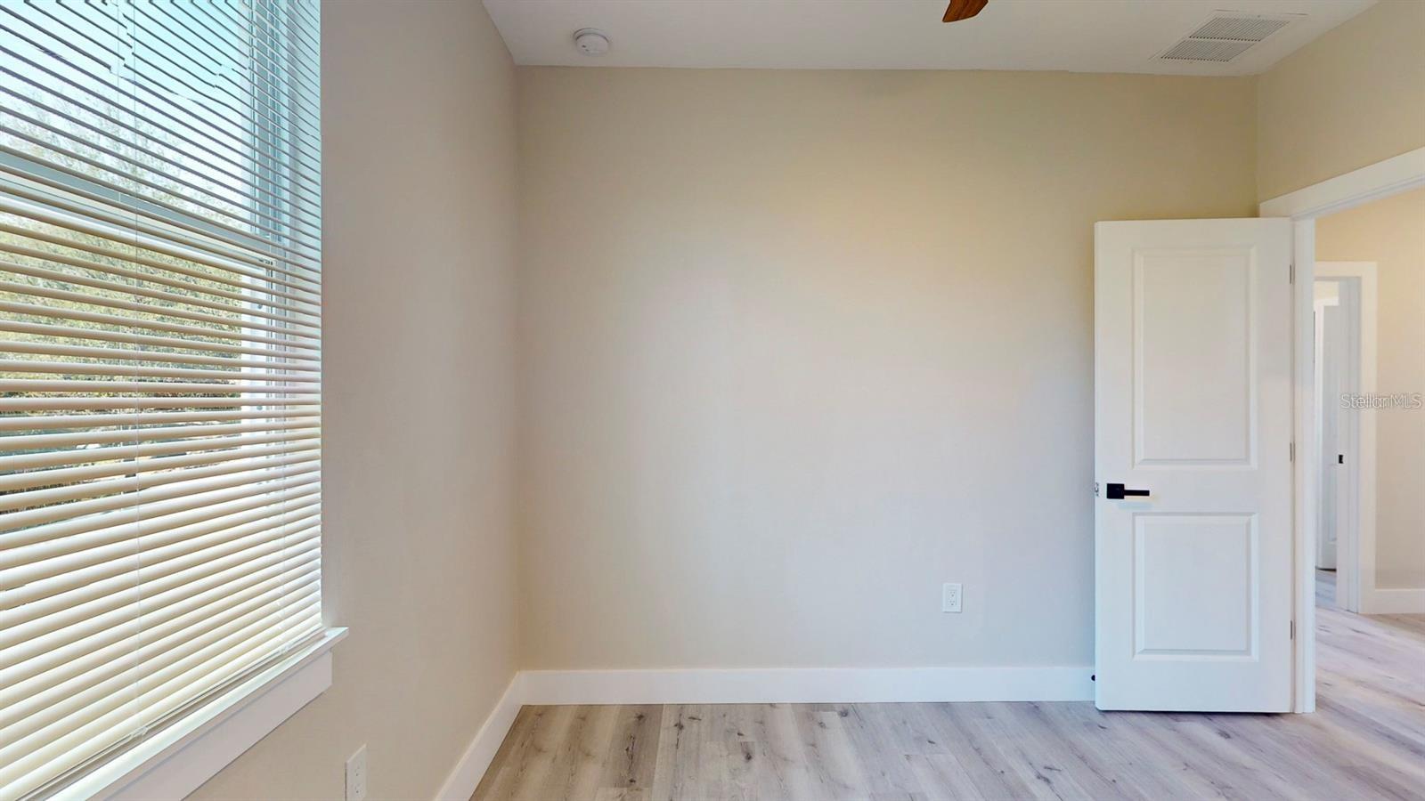 Image 28 of 37 For 1516 59th Street N