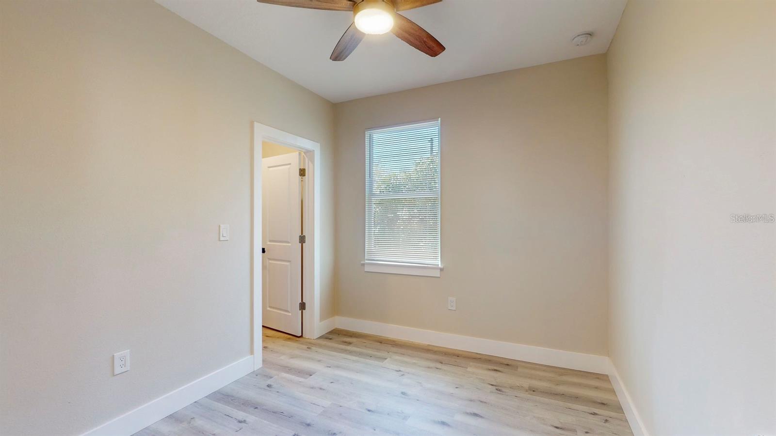 Image 29 of 37 For 1516 59th Street N