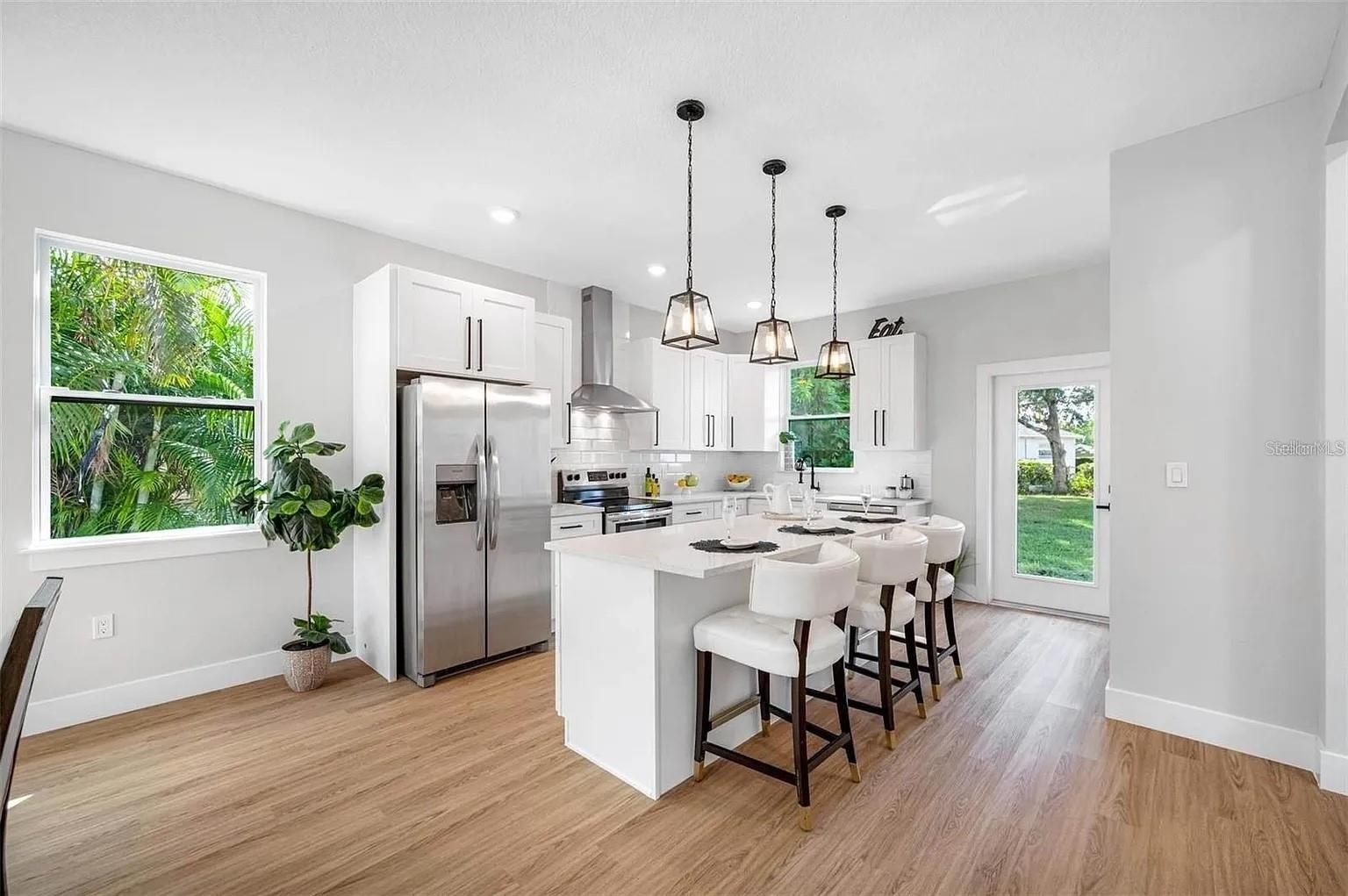 Image 4 of 37 For 1516 59th Street N