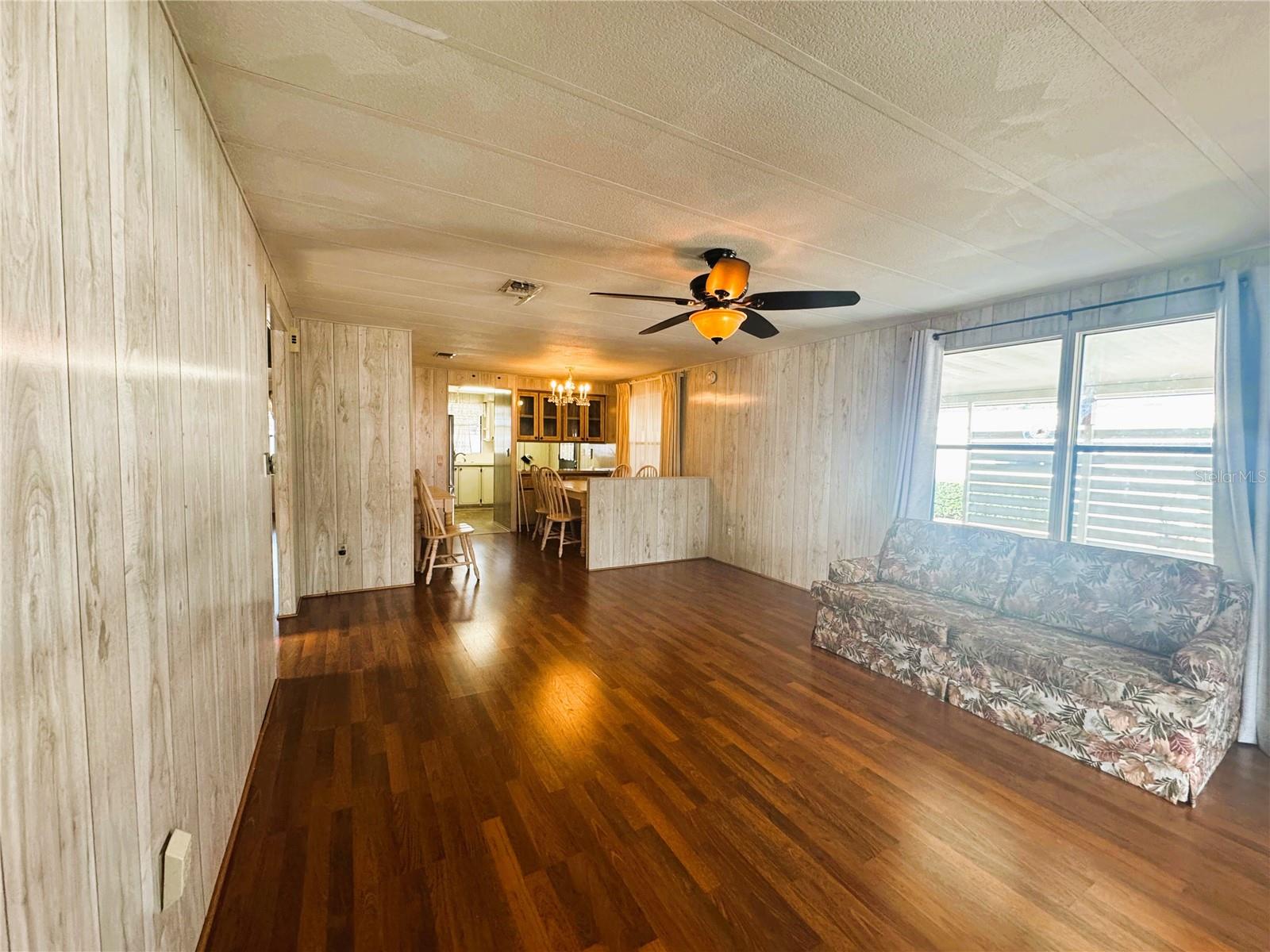 Image 11 of 37 For 133 Hibiscus Way