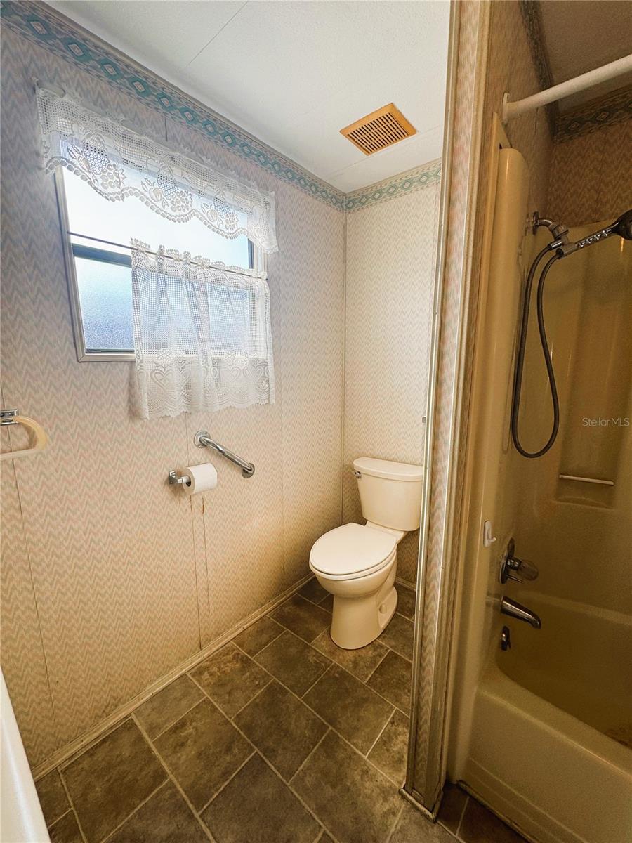 Image 21 of 37 For 133 Hibiscus Way