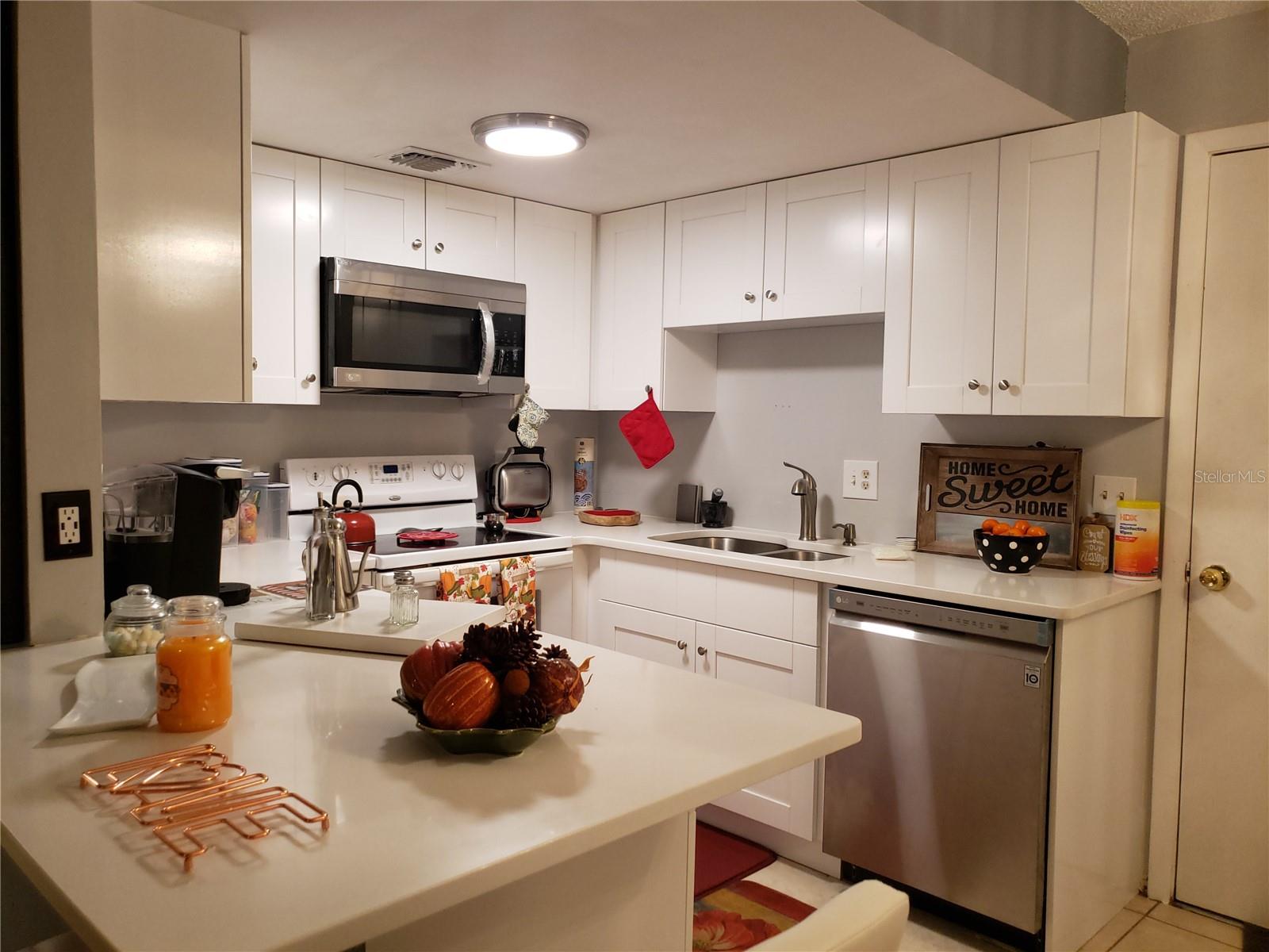 Image 2 of 11 For 4876 Lake Ridge Road 5