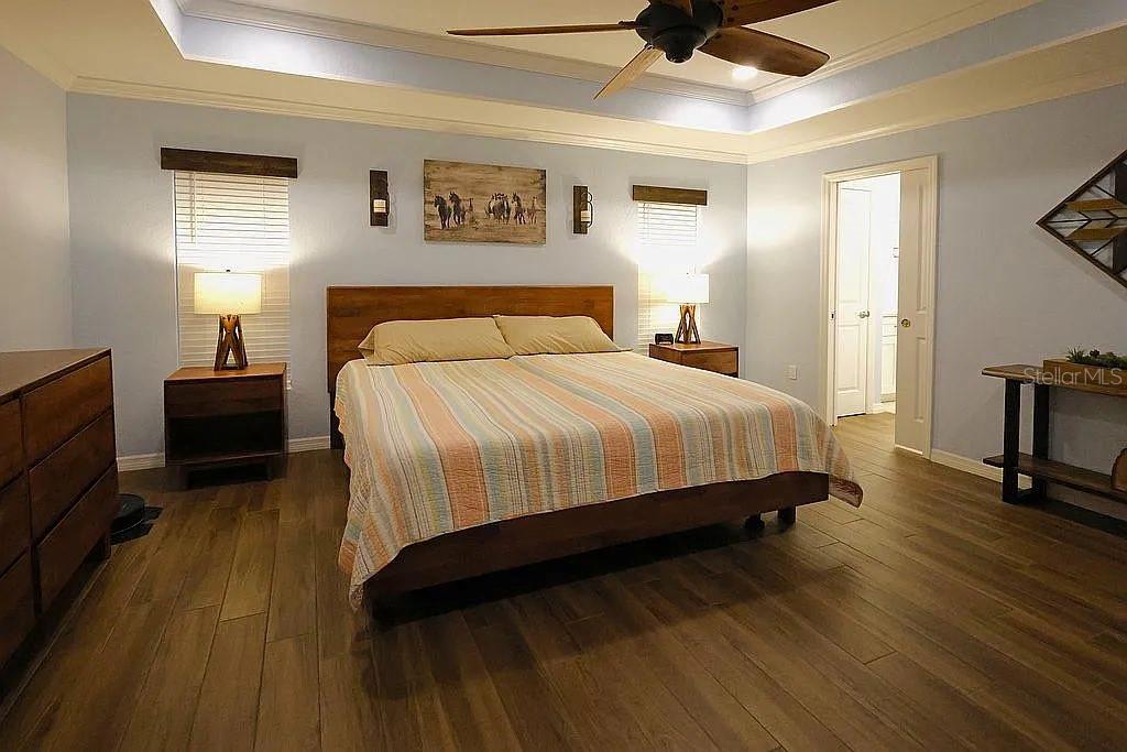 Image 12 of 38 For 21949 85th Loop