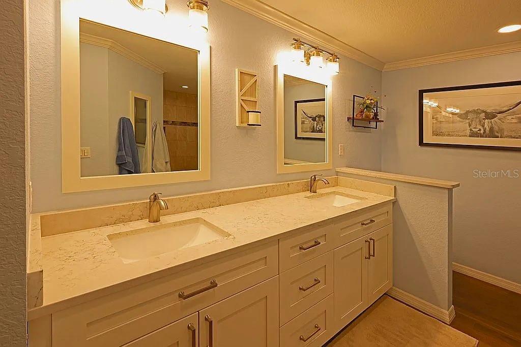 Image 15 of 38 For 21949 85th Loop