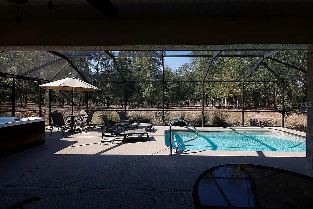 Image 19 of 38 For 21949 85th Loop