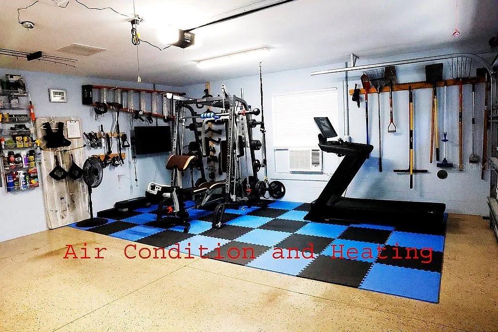 Image 21 of 38 For 21949 85th Loop