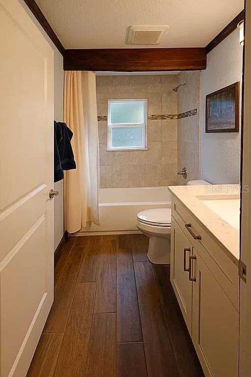 Image 26 of 38 For 21949 85th Loop