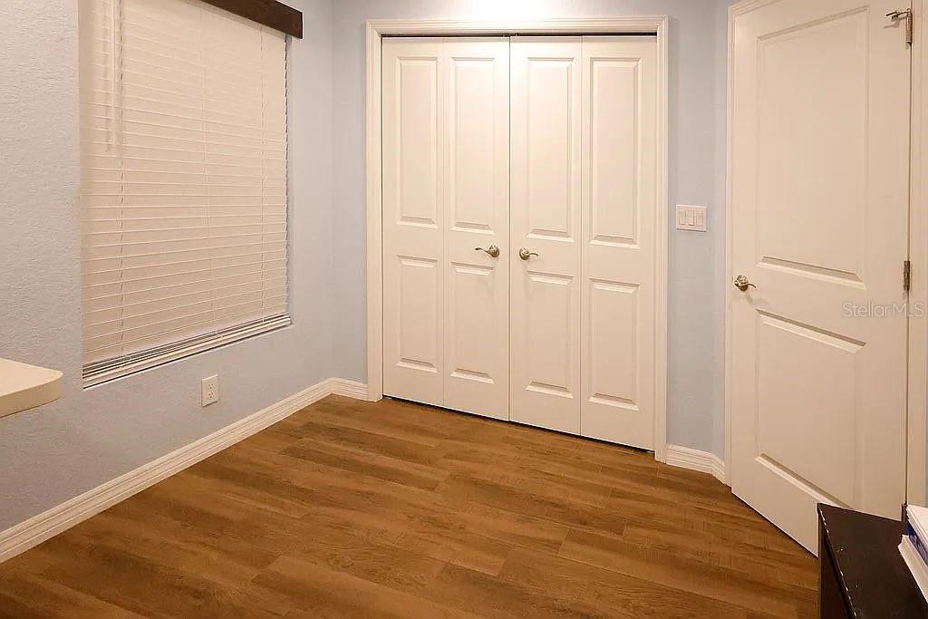 Image 28 of 38 For 21949 85th Loop