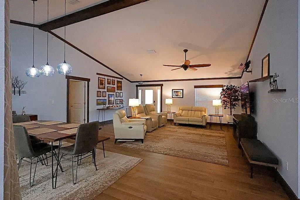 Image 29 of 38 For 21949 85th Loop