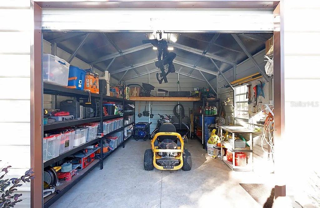 Image 32 of 38 For 21949 85th Loop