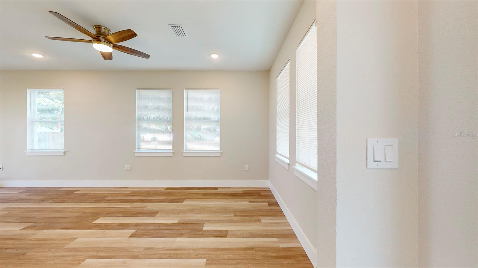 Image 14 of 68 For 1919 30th Avenue N