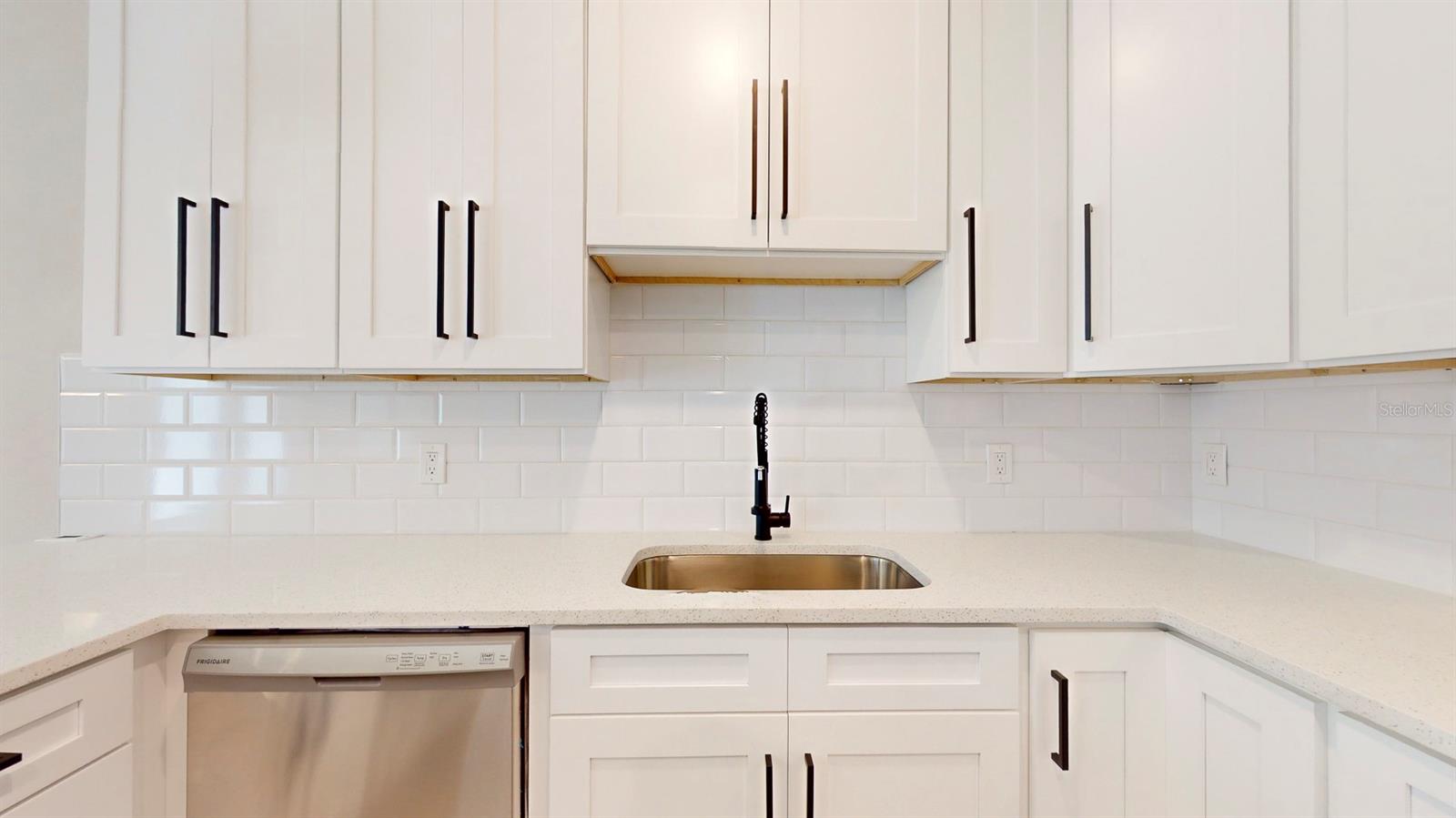 Image 16 of 68 For 1919 30th Avenue N