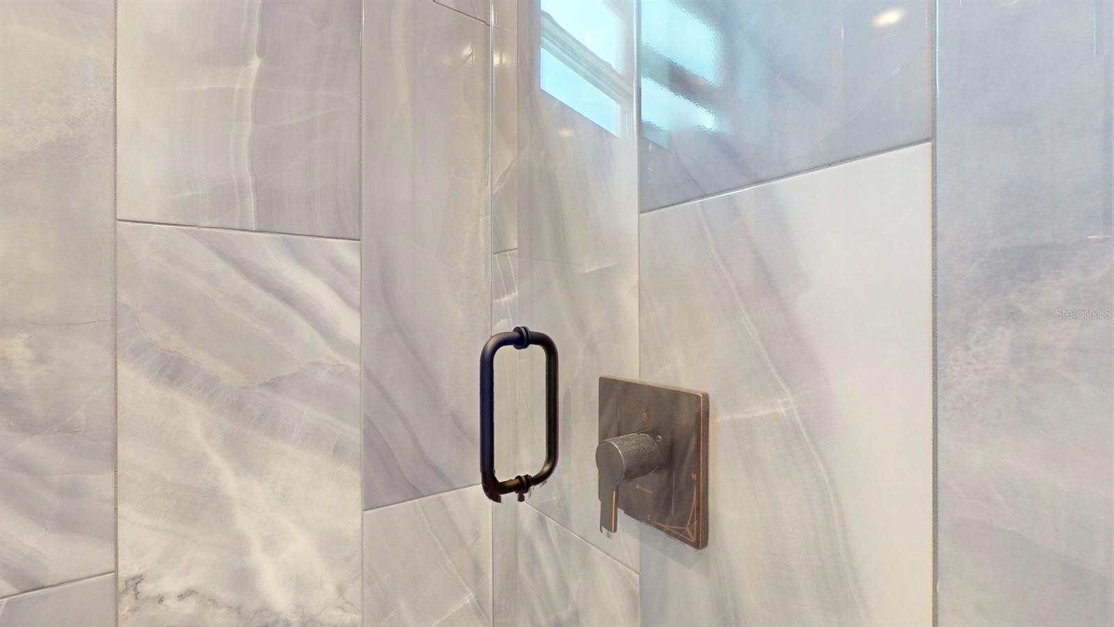 Image 18 of 68 For 1919 30th Avenue N