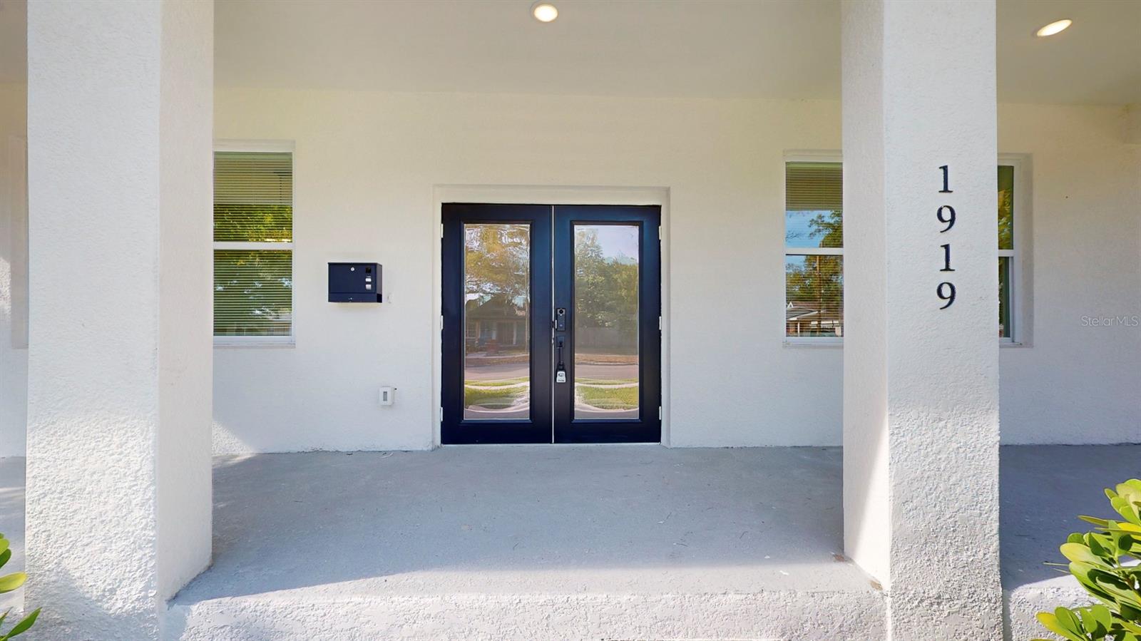 Image 2 of 68 For 1919 30th Avenue N