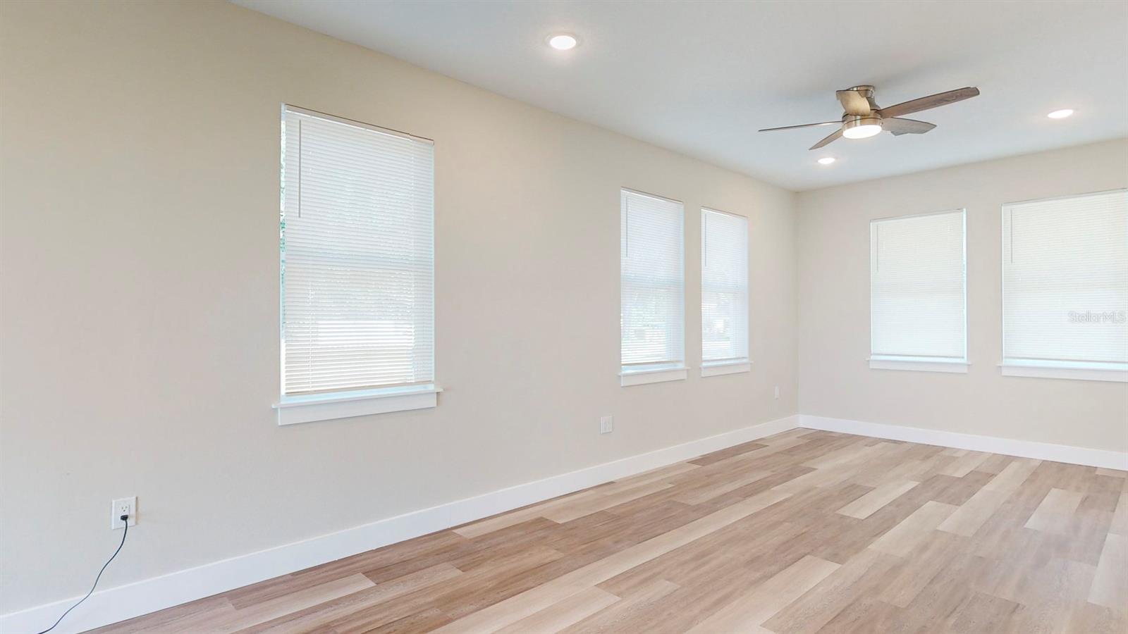 Image 25 of 68 For 1919 30th Avenue N