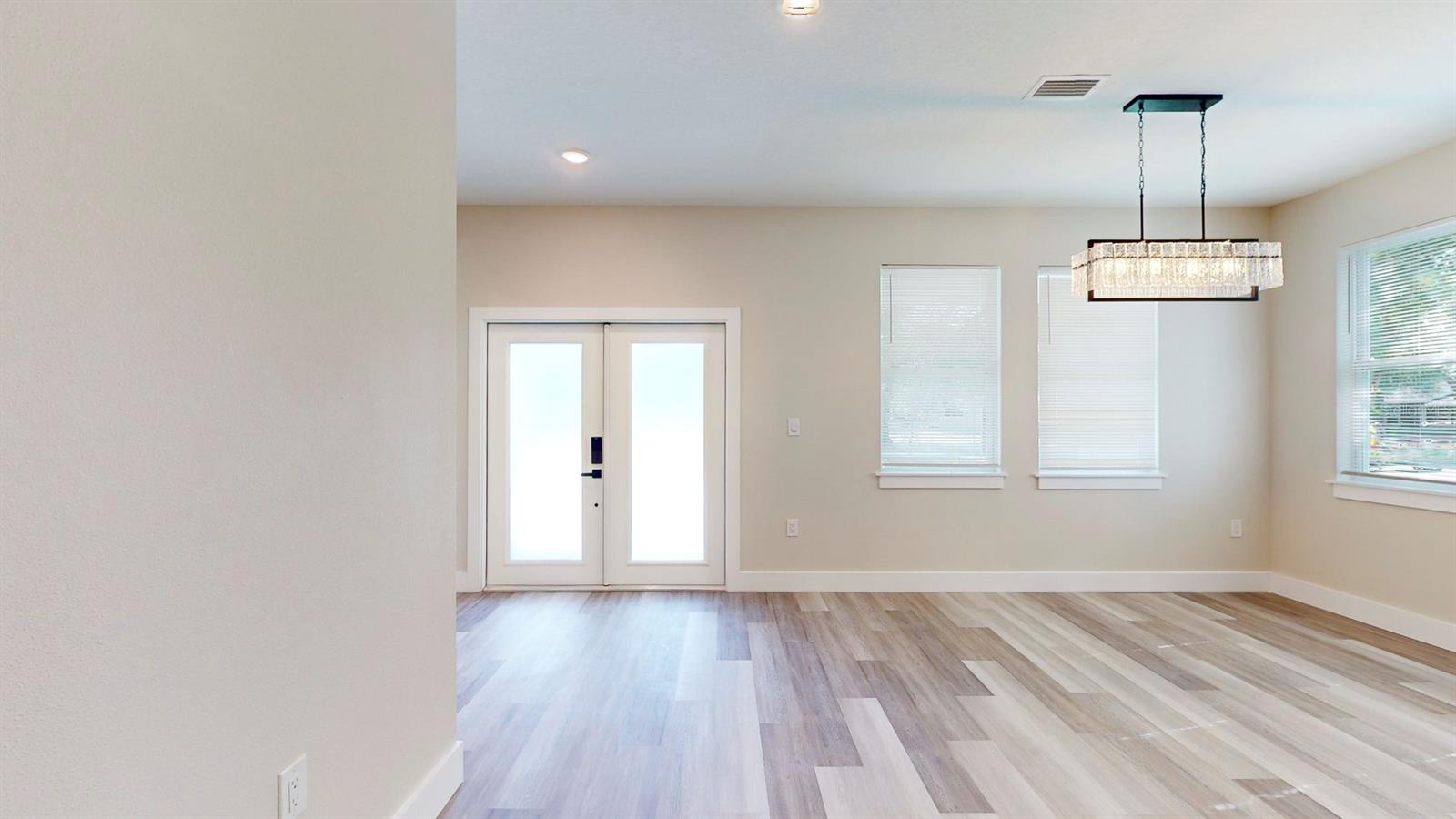 Image 28 of 68 For 1919 30th Avenue N