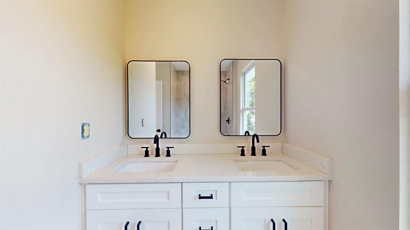 Image 35 of 68 For 1919 30th Avenue N