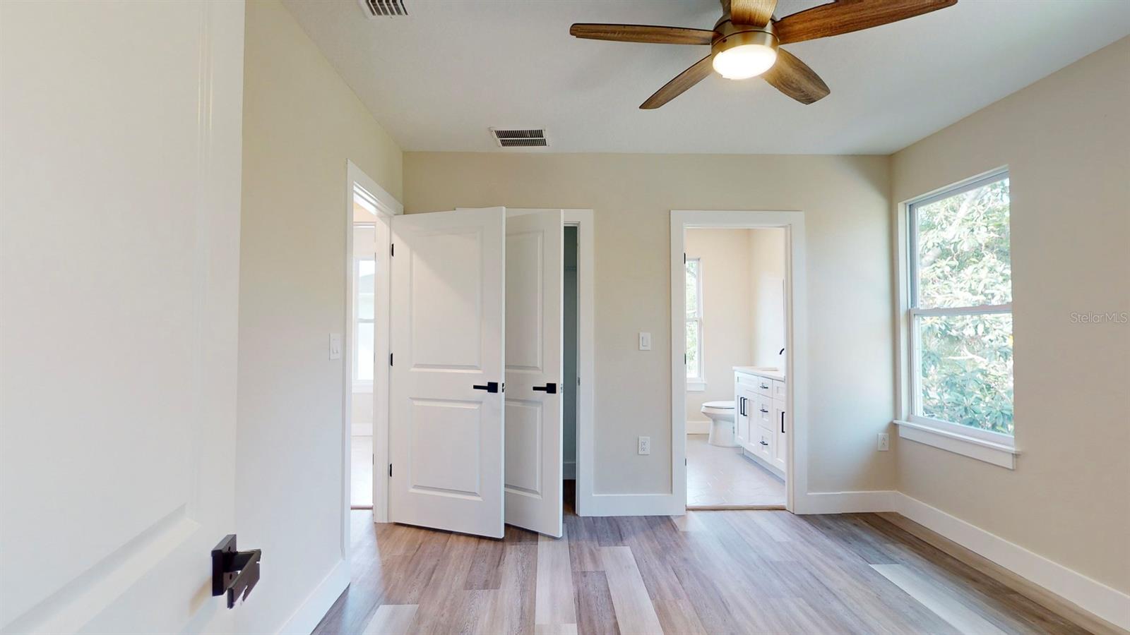 Image 39 of 68 For 1919 30th Avenue N