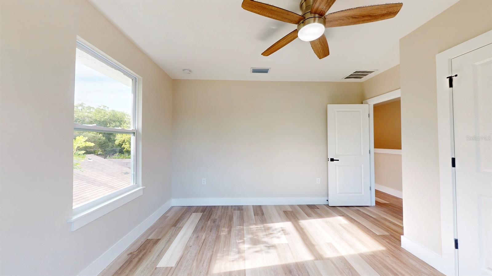 Image 47 of 68 For 1919 30th Avenue N